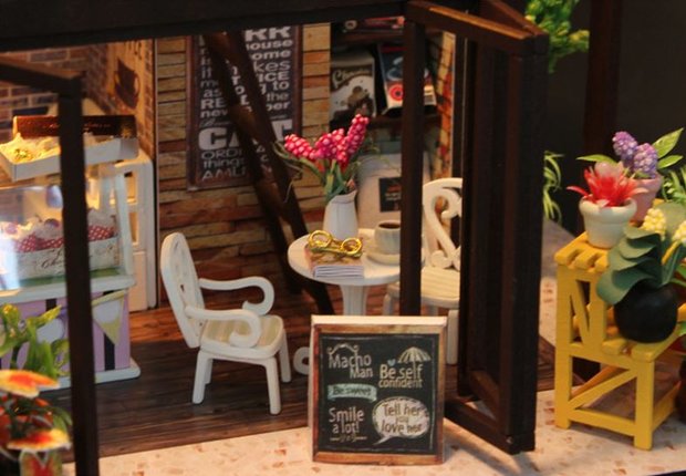 Mini Dollhouse - Shop - Coffee House zitje