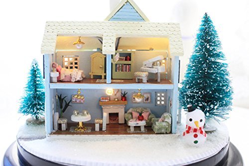 Mini Dollhouse - Together Around Globe - Nordic Fairy Tale binnenkant huis
