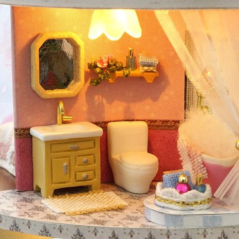 Mini Dollhouse - Draaiende muziekdoos - Meet at the Corner badkamer