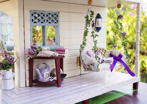 Mini Dollhouse - Villa - Provence Lavender veranda met schommelbank