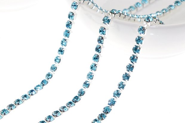 Strassketting 2.8 mm (SS10) Aquamarine - Silver Cup (per meter)