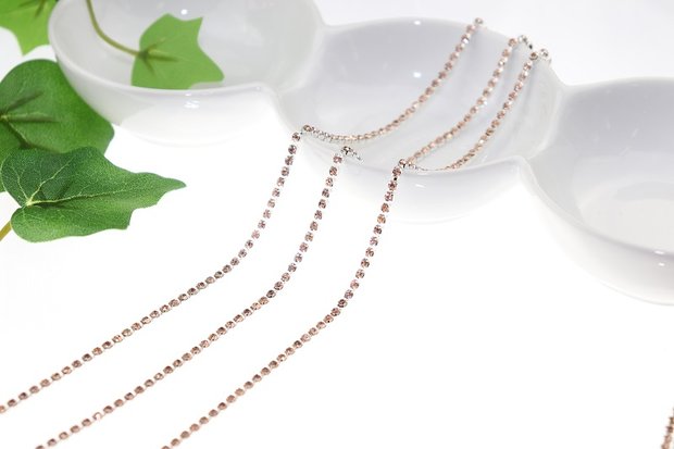 Strassketting 2.8 mm (SS10) Light Peach - Silver Cup (per meter)