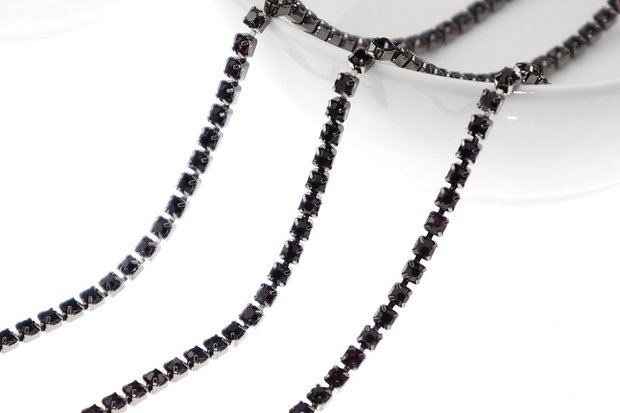 Strassketting 2.8 mm (SS10) Amethyst - Black Cup 