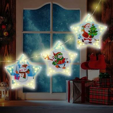 Diamond Painting slinger 3 lichtgevende sterren - kersthuis, kerstboom en kerstman