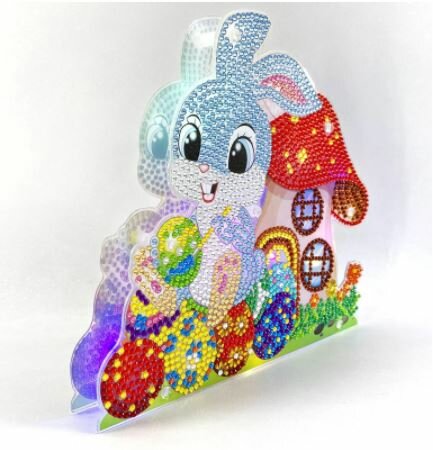 Diamond Painting Paastafereeltje met verlichting - Paashaas verft eieren bij paddenstoel