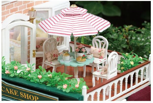 Mini Dollhouse - Shop - Paris Coffee and Cake Shop balkon