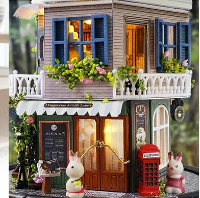 Mini Dollhouse - Draaiende muziekdoos - Look for a Star zicht vanaf de stoep