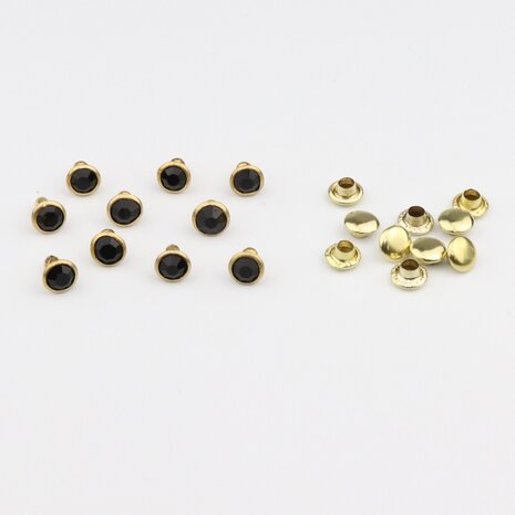Studs met Strass Jet 6 mm (glas) met goudkleurige cup (SS18) (per 36 stuks)