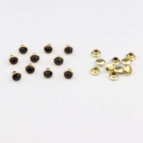 Studs met Strass Jet 6 mm (glas) met goudkleurige cup (SS18)