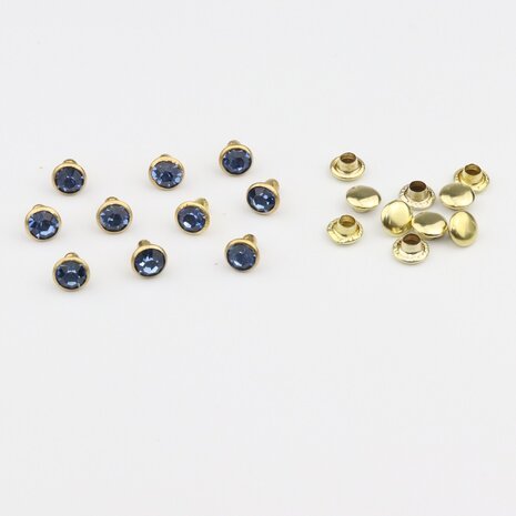 Studs met Strass Light Sapphire 6 mm (glas) met goudkleurige cup (SS18) (per 36 stuks)
