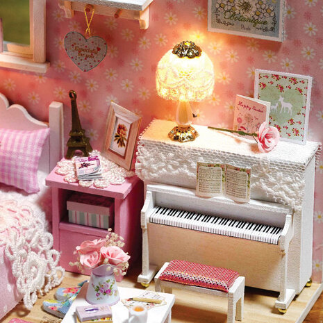 Mini Dollhouse - Roombox - Sunshine Princess piano