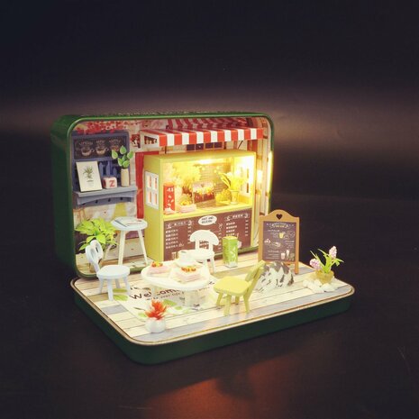 Mini Dollhouse - miniatuur in blik - Summer Theater (13,3x17,4x3,2cm) helemaal met licht