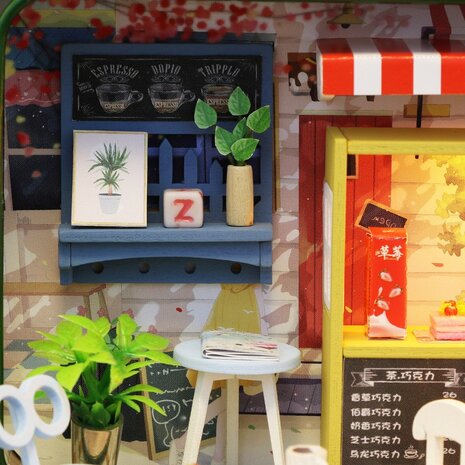 Mini Dollhouse - miniatuur in blik - Summer Theater (13,3x17,4x3,2cm) bord met plantjes