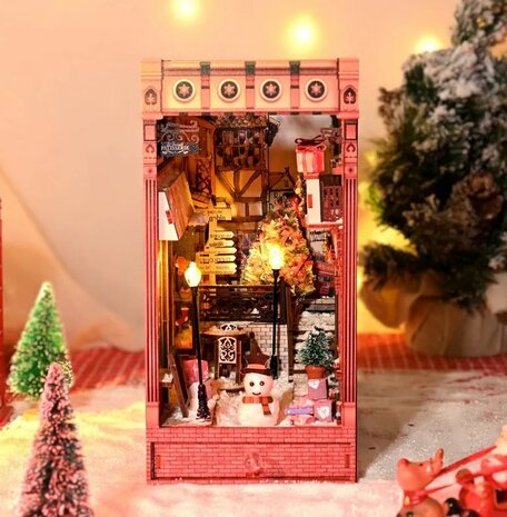 Book Nook - mini 3D wereld - Jolly Christmas Promenade voorkant