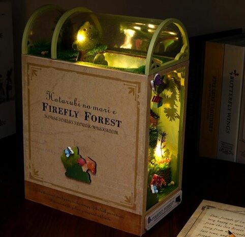 Book Nook - mini 3D wereld - Firefly Forest zijkant met tekst
