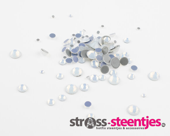 White Opal SS 34 Superior Glamour Hotfix steentjes (per 36 stuks) met logo