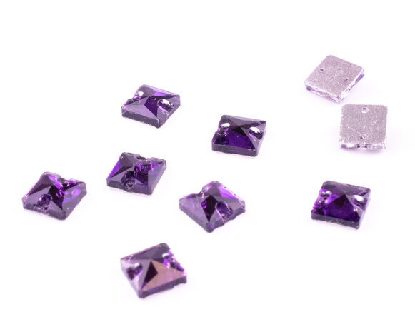 Naaistenen Square Purple Velvet (8x8mm) per 9 stuks