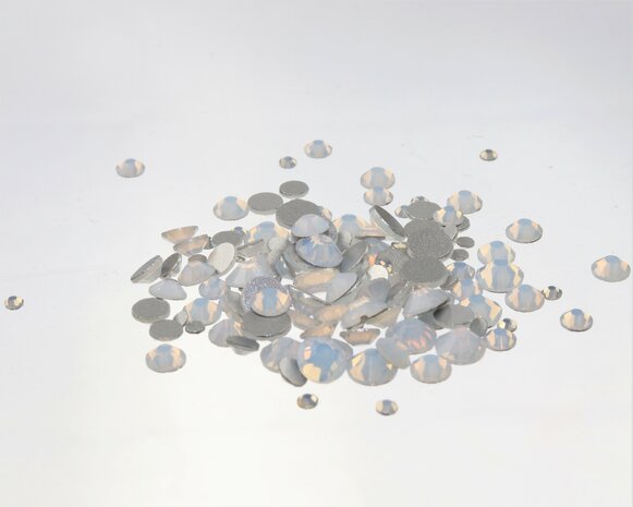 White Opal SS 34 Superior Glamour kwaliteit non-hotfix plakstenen zonder logo