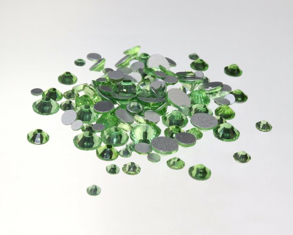 Peridot SS 40 Superior Glamour kwaliteit non-hotfix plakstenen zonder logo