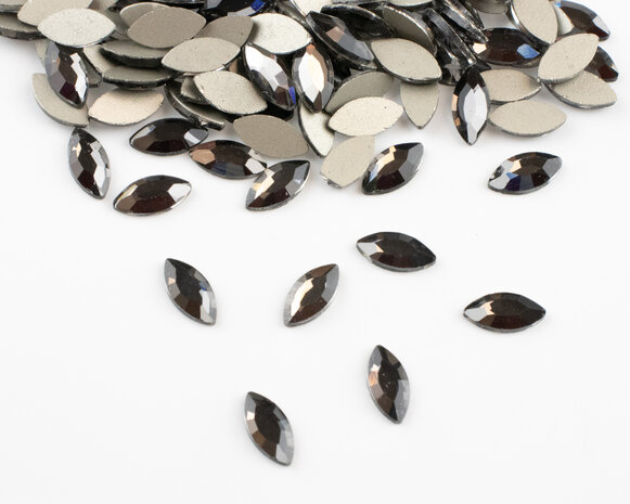 Navette 8 mm Black Diamond Non hotfix Rhinestones figuren Superior Glamour 