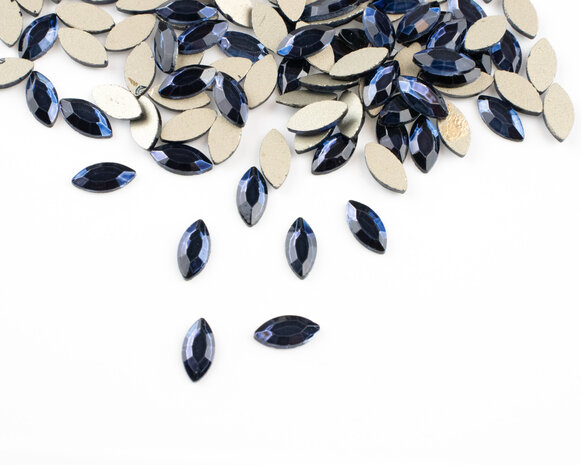 Navette 8 mm Montana Non hotfix Rhinestones figuren Superior Glamour 