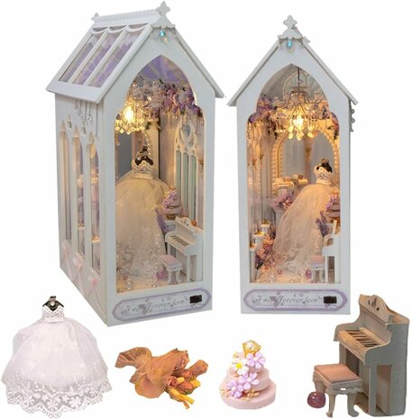 Book Nook - mini 3D wereld - The Fragrance of Eternity met meubeltjes
