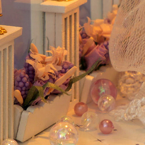 Book Nook - mini 3D wereld - The Fragrance of Eternity detail bloemen