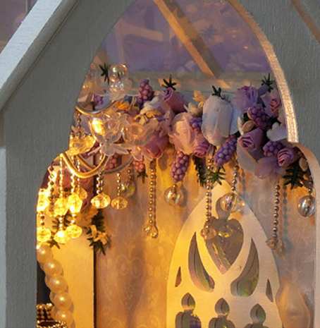 Book Nook - mini 3D wereld - The Fragrance of Eternity - detail guirlande