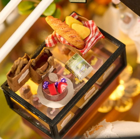 Mini Dollhouse - The Duchess's Tearoom vitrine