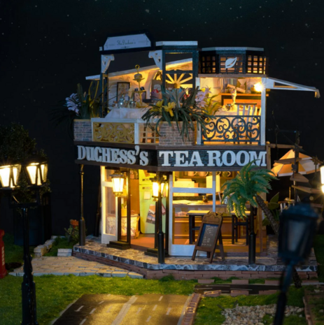 Mini Dollhouse - The Duchess's Tearoom in het donker