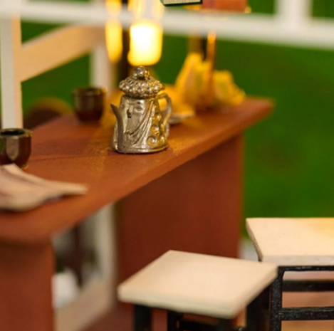 Mini Dollhouse - The Duchess's Tearoom theepotje