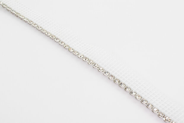 Metal Banding SS12 (3mm) Crystal - Silver Banding 1 rij met wit gaasband aan 1 kant