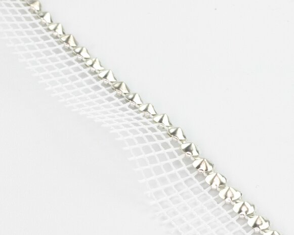 Metal Banding SS20 (5mm) Crystal - Silver Banding 1 rij met wit gaasband aan 1 kant - achterkant