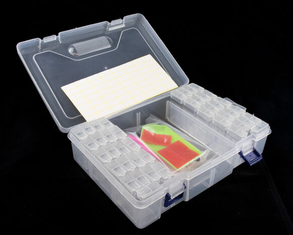 Diamond Painting opbergdoos / sorteerkoffertje met 42 fliptop doosjes plus benodigdheden open deksel benodigdheden in doos