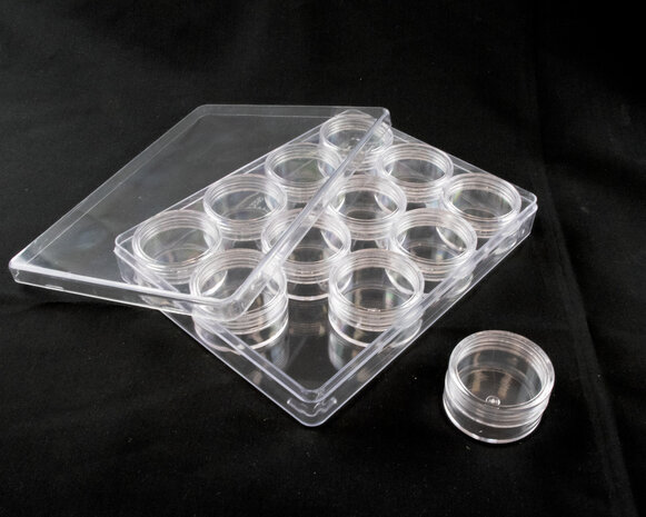 Opbergdoosje B met 12 schroefdraadpotjes 12.5.x16.5x2.6 cm 1 potje ernaast gesloten deksel