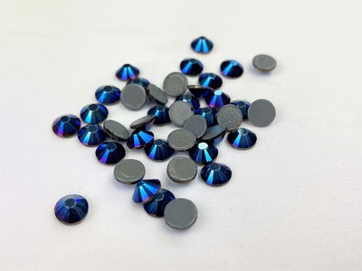 Metallic Blue SS30 Excellent Austrian kwaliteit Hotfix steentjes (per 36 stuks)