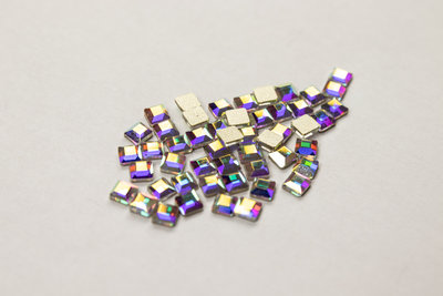 Vierkantje 4 mm Crystal AB Non hotfix Rhinestones figuren Superior Glamour kwaliteit (5050) (per 36 stuks)