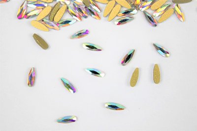 Druppel smal 6 mm Crystal AB Non hotfix Rhinestones figuren Superior Glamour kwaliteit (5005) (per 36 stuks)