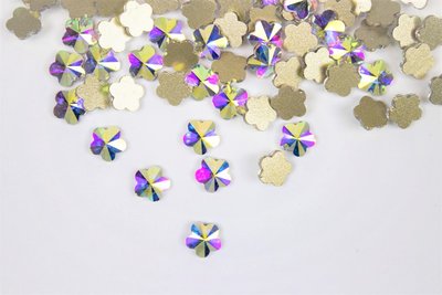 Bloemetje met 5 blaadjes 6 mm Crystal AB Non hotfix Rhinestones figuren Superior Glamour kwaliteit (5044) (per 36 stuks)