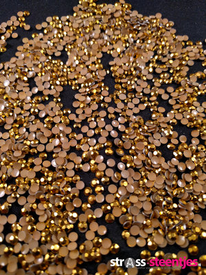 Hotfix Rhinestuds SS 10 Kleur Goud c.a. 1450 stuks