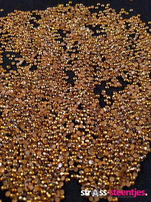 Hotfix Rhinestuds SS 6 Kleur Goud (ca. 5400 stuks)