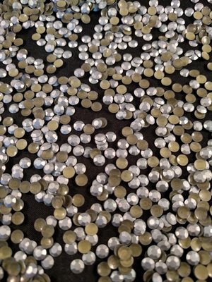 Hotfix Rhinestuds SS 16 Kleur Zilver Mat c.a. 770 stuks