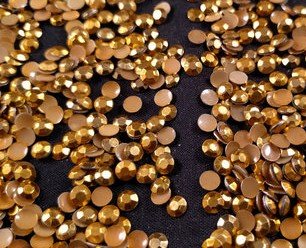 Hotfix Rhinestuds SS 20 Kleur Goud (ca. 670 stuks)