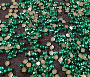 Hotfix Rhinestuds SS 20 Kleur Groen c.a. 670 stuks