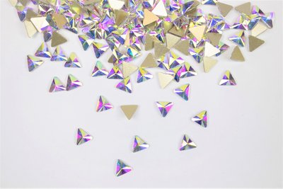 Driehoekje 7 mm Crystal AB Non hotfix Rhinestones figuren Superior Glamour kwaliteit (5063) (per 36 stuks)