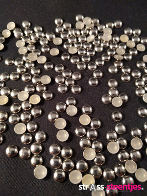 Hotfix Dome Studs SS 20 Kleur Zilver c.a. 350  stuks