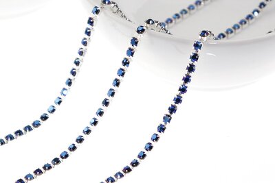 Strassketting 2.8 mm (SS10) Capri Blue - Silver Cup (per meter) OP=OP