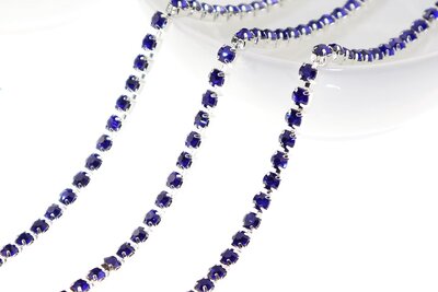 Strassketting 4 mm (SS16) Sapphire - Silver Cup (per meter)