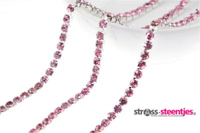 Strassketting 2.8 mm (SS10) Light Rose - Silver Cup (per meter)