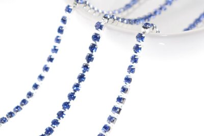 Strassketting 4 mm (SS16) Light Sapphire - Silver Cup (per meter) OP=OP